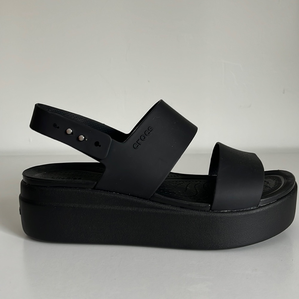 CROCS Brooklyn Low Wedge